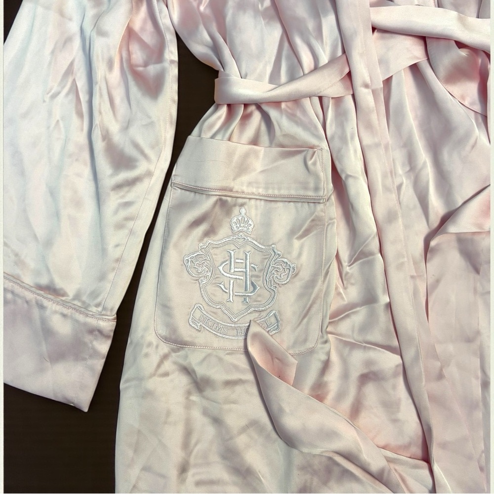 🌸 SKIMS Hotel Shine Robe | Baby Pink | XL 🌸 - Picture 8 of 9